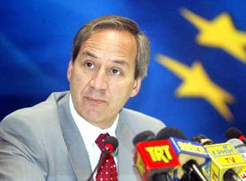 Δυσμενής εξέλιξη για την Ελλάδα η αναβάθμιση του κριτηρίου του χρέους από την Κομισιόν