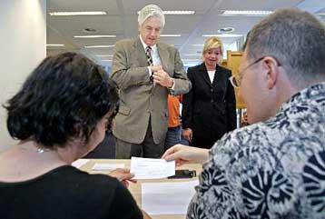 Στις κάλπες την Παρασκευή Ιρλανδοί και Τσέχοι για την εκλογή ευρωβουλευτών