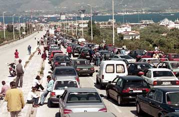 Ουρά χιλιομέτρων στο Ρίο –  Αντίρριο λόγω της στάσης εργασίας των ναυτεργατών