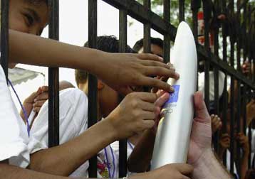 Και ο Νέλσον Μαντέλα «κρίκος» της Ολυμπιακής Λαμπαδηδρομίας