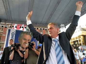 Για τέταρτη φορά μέσα σε δύο χρόνια καλούνται οι Σέρβοι να εκλέξουν πρόεδρο