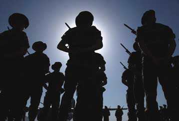 Τουλάχιστον 80 Αφγανούς μαχητές εξουδετέρωσαν οι αμερικανικές δυνάμεις