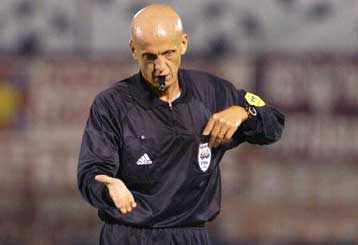 O «δεκάλογος» της UEFA προς τους διαιτητές του EURO 2004