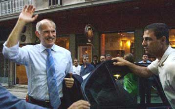 Ικανοποίηση στη ΝΔ μετά τα exit polls – Το ΠΑΣΟΚ δυναμώνει, εκτιμά ο Γ.Παπανδρέου