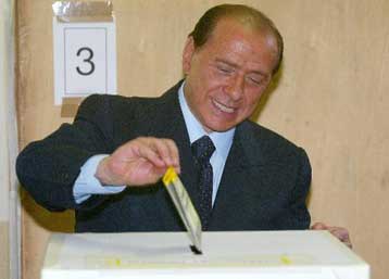 Πλήγμα για τον Μπερλουσκόνι η άνοδος των κεντροαριστερών κομμάτων στην Ιταλία