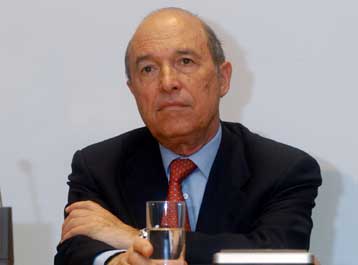 «Ναι» φέρεται να λέει η ΝΔ σε ενδεχόμενη υποψηφιότητα Σημίτη για την Κομισιόν