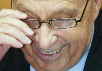 Αποσύρονται οι κατηγορίες κατά Σαρόν για το σκάνδαλο με «φόντο» ελληνική νησίδα