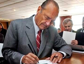 Την αποπομπή του Ραφαρέν ζητούν από τον Ζακ Σιράκ οι Γάλλοι Σοσιαλιστές