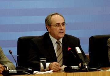 Αποχωρεί από την ηγεσία του Συνασπισμού ο Νίκος Κωνσταντόπουλος