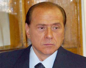 Επανεξέταση του προγράμματός του υπόσχεται ο -ηττημένος στις ευρωεκλογές- Μπερλουσκόνι