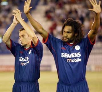 Ο Ολυμπιακός διαψεύδει τον Τσάλασαν για την προσφορά στον Καρεμπέ