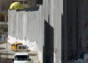 Έως το τέλος του 2005 θα έχει ολοκληρωθεί το τείχος στην Ιερουσαλήμ