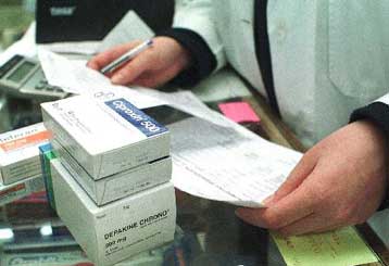 Αυξήσεις στις τιμές 8.000 φαρμάκων ζητούν οι βιομήχανοι