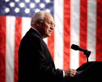 Ξεκάθαρες οι αποδείξεις διασύνδεσης της Αλ Κάιντα με τον Σαντάμ, λέει ο Ντίκ Τσένι