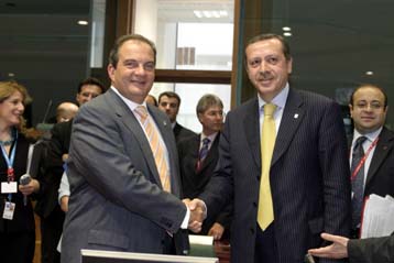 Η Σχολή της Χάλκης πρέπει να επαναλειτουργήσει, δήλωσε ο Ερντογάν