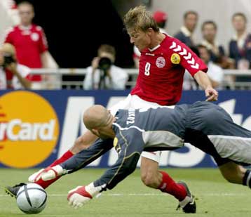 Πρώτη νίκη για τη Δανία, αποκλείστηκε η Βουλγαρία