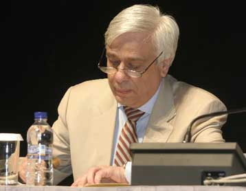 Τη συνταγματικότητα του ΠΔ για τους συμβασιούχους στοιχειοθετεί το ΥΠΕΣ