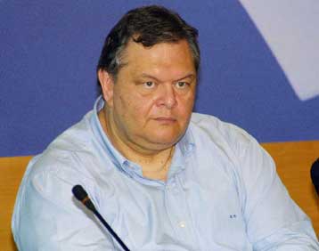 Το ΠΑΣΟΚ αντιμετωπίζει θέμα ταυτότητας όχι ηγεσίας, εκτιμά ο Ευ.Βενιζέλος