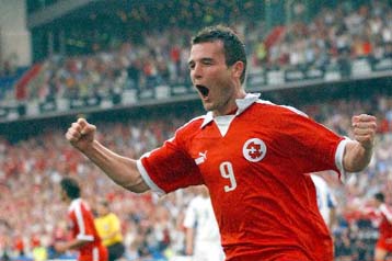 Με 15 ημέρες αποκλεισμό τιμώρησε η UEFA τον Φρέι-Δεν παίζει με Γαλλία