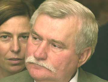 Την αποχώρηση της Πολωνίας από την ΕΕ επιθυμεί ο Βαλέσα, εάν εκλεγεί πρόεδρος