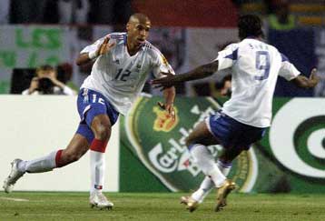 Προβληματισμένοι οι Γάλλοι παρά την πρόκριση