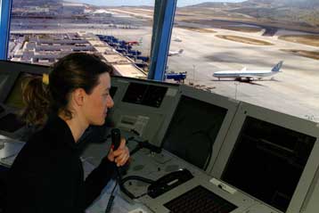 Στάση εργασίας των ελεγκτών εναέριας κυκλοφορίας για τις παρεμβολές στις επικοινωνίες