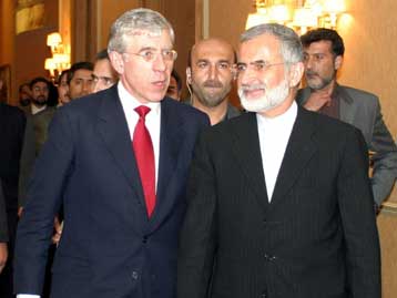 Προς απελευθέρωση οι οκτώ Βρετανοί ναύτες που κρατούνταν στο Ιράν