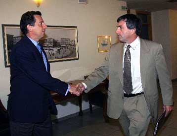 Ξεκάθαρη κατά τον Αμερικανό πρέσβη η θέση Γ.Βουλγαράκη περί «ανοιχτού φακέλου 17Ν»