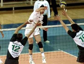 Τον Αμερικανό Ρίλεϊ Ντέιβιντ Σάλμον απέκτησε η ομάδα βόλεϊ του Ολυμπιακού