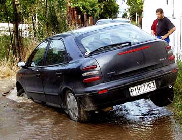 Την «οδό» για άμεσες αποζημιώσεις βλαβών από λακκούβες αναζητά ο Συνήγορος του Πολίτη