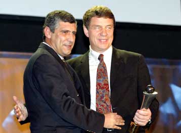 Ο Σάντος αισιοδοξεί για την ΑΕΚ και περιμένει τον Νικολαΐδη