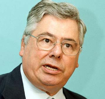 Παρέμβαση Έβερτ για τον τουρισμό – Καθησυχάζει ο Αβραμόπουλος