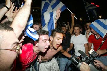 Όλη η Ελλάδα στους δρόμους για τη μεγαλειώδη πρόκριση της εθνικής