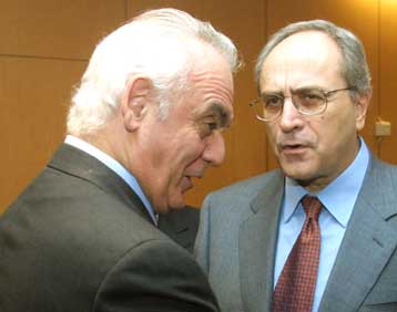 Μέτωπο Κεντροαριστεράς απέναντι στη Δεξιά εισηγείται ο Ακης Τσοχατζόπουλος