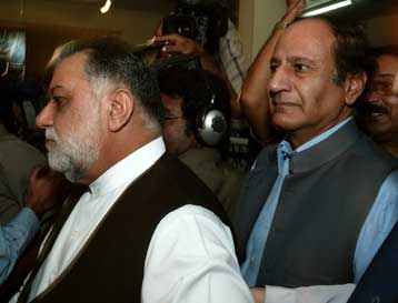 Νέος πρωθυπουργός του Πακιστάν ορίστηκε ο Τσαουντρί Σουτζάτ Χουσεΐν