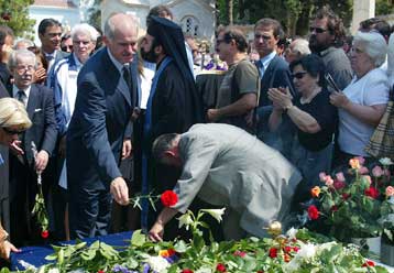 Τελέστηκε το μνημόσυνο για τα οκτώ χρόνια χωρίς τον Ανδρέα Παπανδρέου