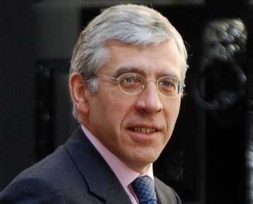 ΗΠΑ και Βρετανία επιχειρούν να ξεπεράσουν την κρίση από τις καταγγελίες για βασανιστήρια