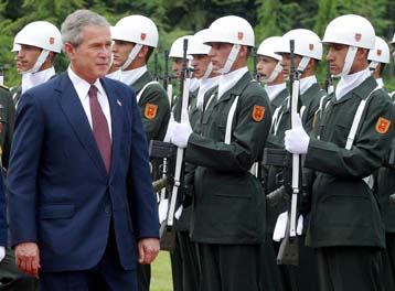 Το παράδειγμα της Τουρκίας ως μουσουλμανικής και δημοκρατικής χώρας εξήρε ο Μπους