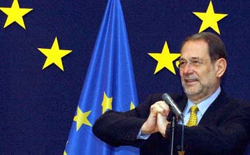 Μπαρόζο και Σολάνα «πρωταγωνιστούν» στην έκτακτη Σύνοδο Κορυφής της ΕΕ την Τρίτη