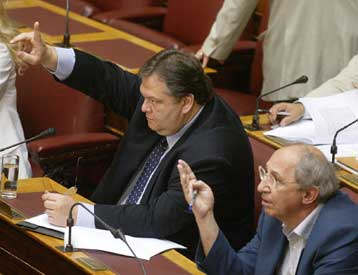 Ερώτηση Βενιζέλου για τη συνέντευξη του υπουργού Εθνικής Αμυνας στη Hurriyet