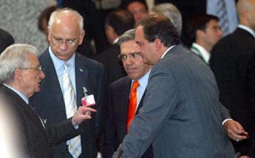 Αναβαθμίζεται η άμεση επικοινωνία των υπουργείων Αμυνας Ελλάδας και Τουρκίας