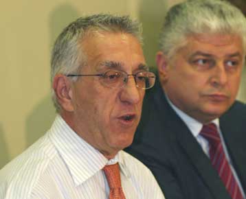 Υπερψηφίστηκε το σχέδιο νόμου για την παύση των επικεφαλής των ΠεΣΥ