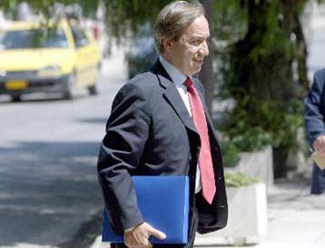 Την επόμενη εβδομάδα στη Βουλή τα νομοσχέδια για πανωτόκια και ανέλεγκτες χρήσεις