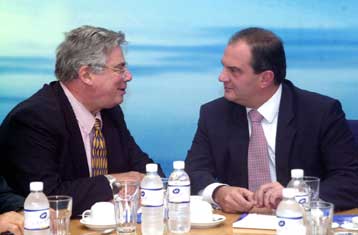 Ενόχληση στην κυβέρνηση από την κριτική Έβερτ