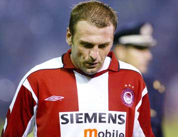 Ελεύθεροι αλλά μάλλον μένουν στον Ολυμπιακό οι Ανατολάκης, Νινιάδης