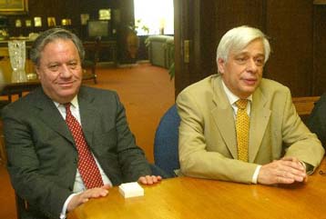 Με πόρους της Πολιτείας η χρηματοδότηση για τις μόνιμες θέσεις στα ΚΕΠ