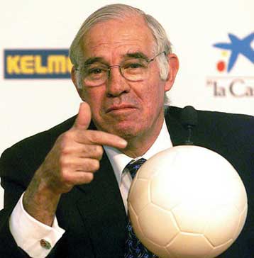 Ο Λουίς Αραγονές στον πάγκο της εθνικής Ισπανίας