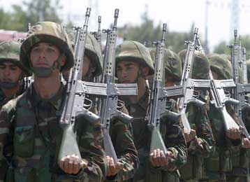 Μείωση δαπανών και κατάργηση μονάδας στον Έβρο εξήγγειλε ο Τούρκος υπουργός Αμυνας