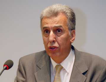 Συνάντηση με τον πρωθυπουργό στο Μέγαρο Μαξίμου για τον Ευρωπαίο Μεσολαβητή