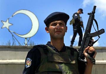 Εκρηκτικός μηχανισμός μεγάλης ισχύος εξουδετερώθηκε παραμονές της Συνόδου του ΝΑΤΟ